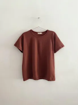 adult organic cotton tee in chestnut