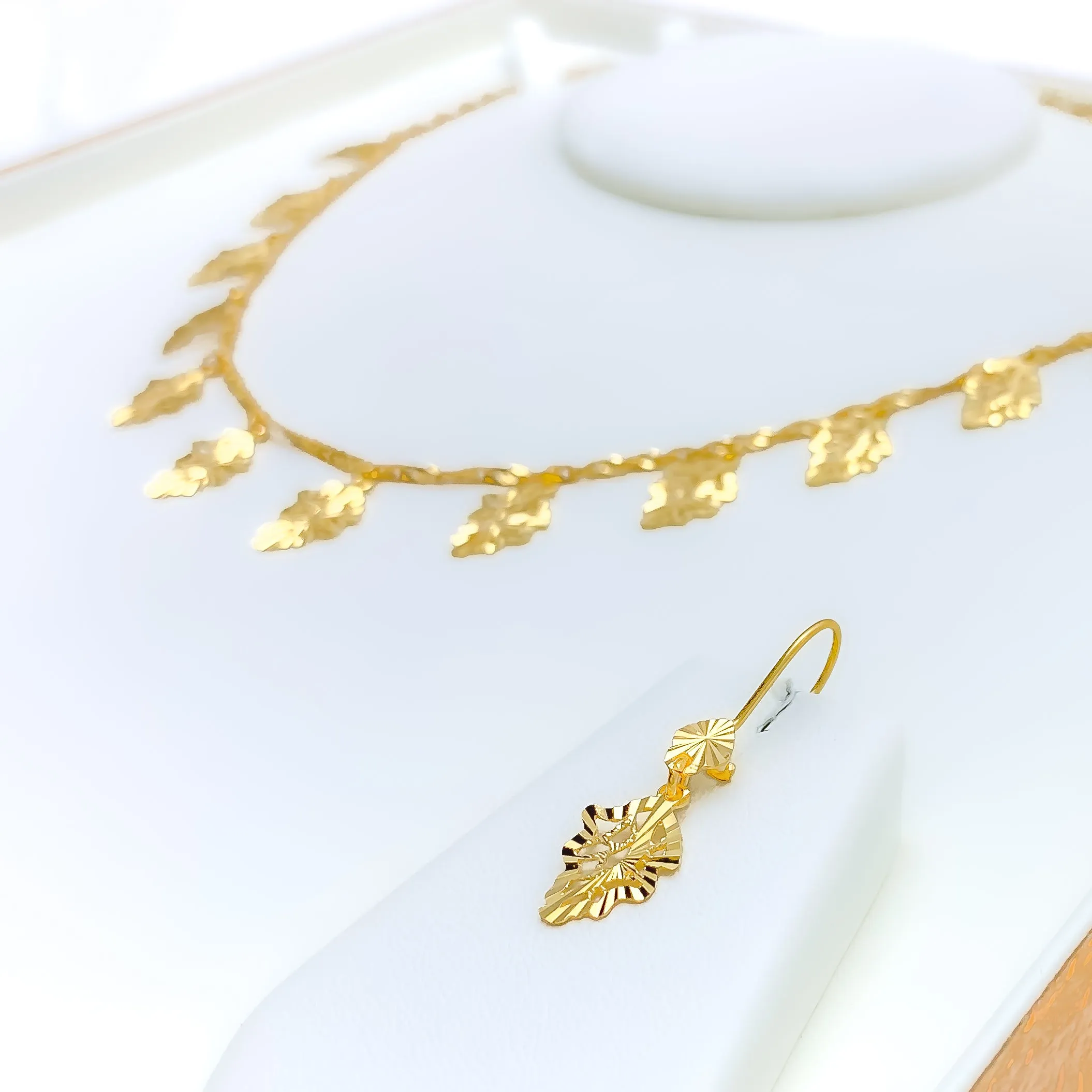 Attractive Hanging Leaf 21K Gold Necklace Set