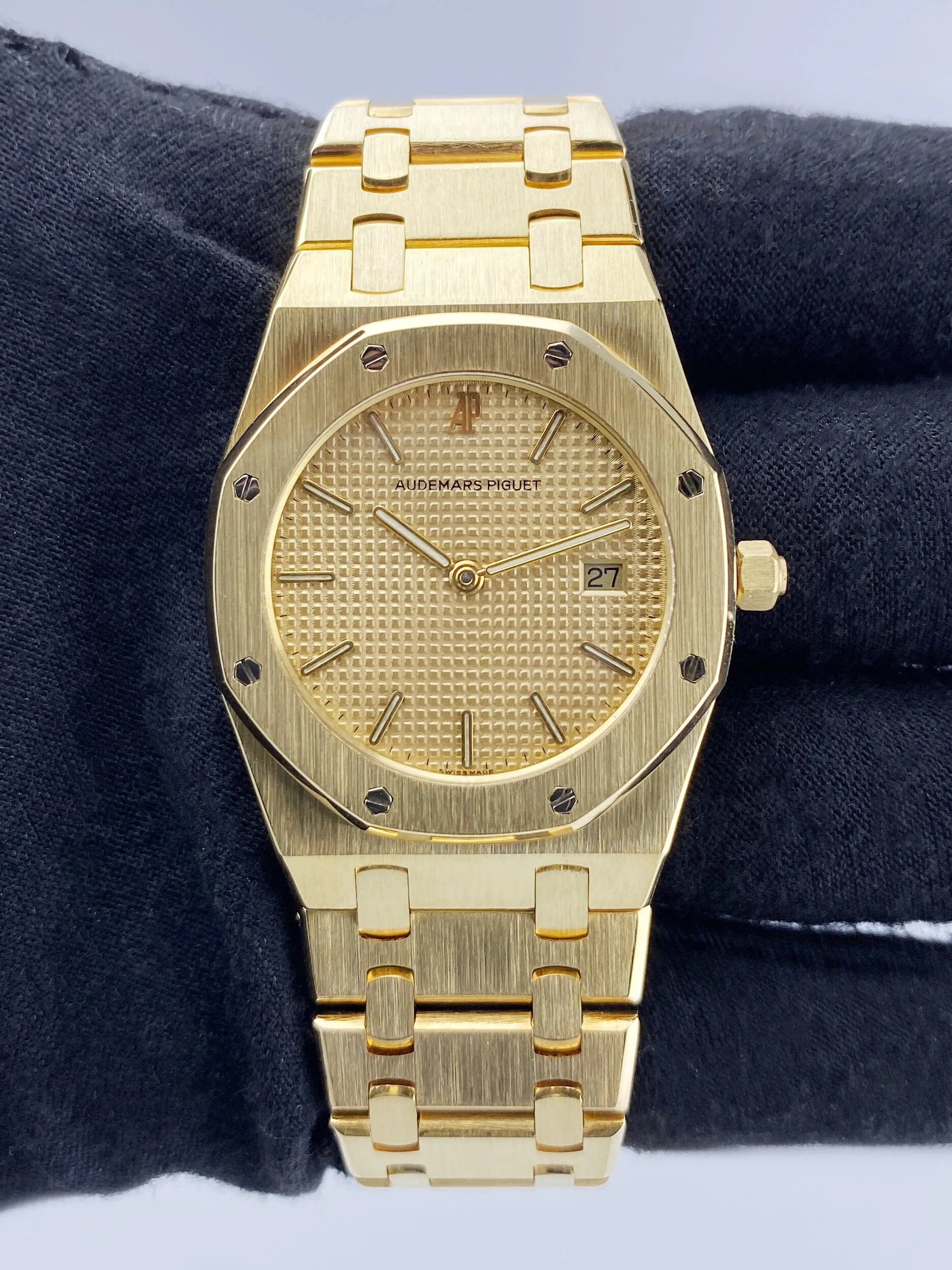 Luxurious Audemars Piguet Royal Oak Ladies Watch in 18K Yellow Gold