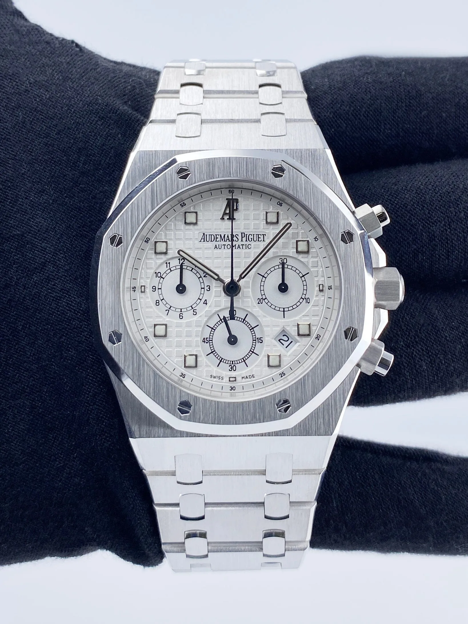 Audemars Piguet Royal Oak 25960BC White Dial Mens Watch