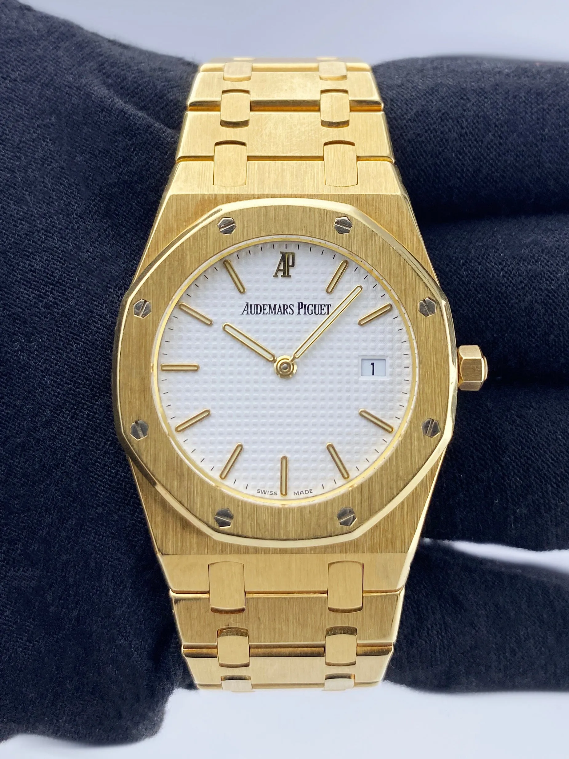 Audemars Piguet Royal Oak 56175BA White Dial 18K Yellow Gold Ladies Watch With Archives