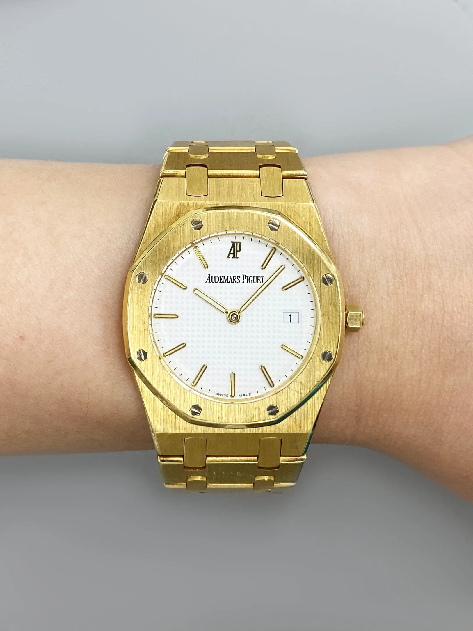 Audemars Piguet Royal Oak 56175BA White Dial 18K Yellow Gold Ladies Watch With Archives