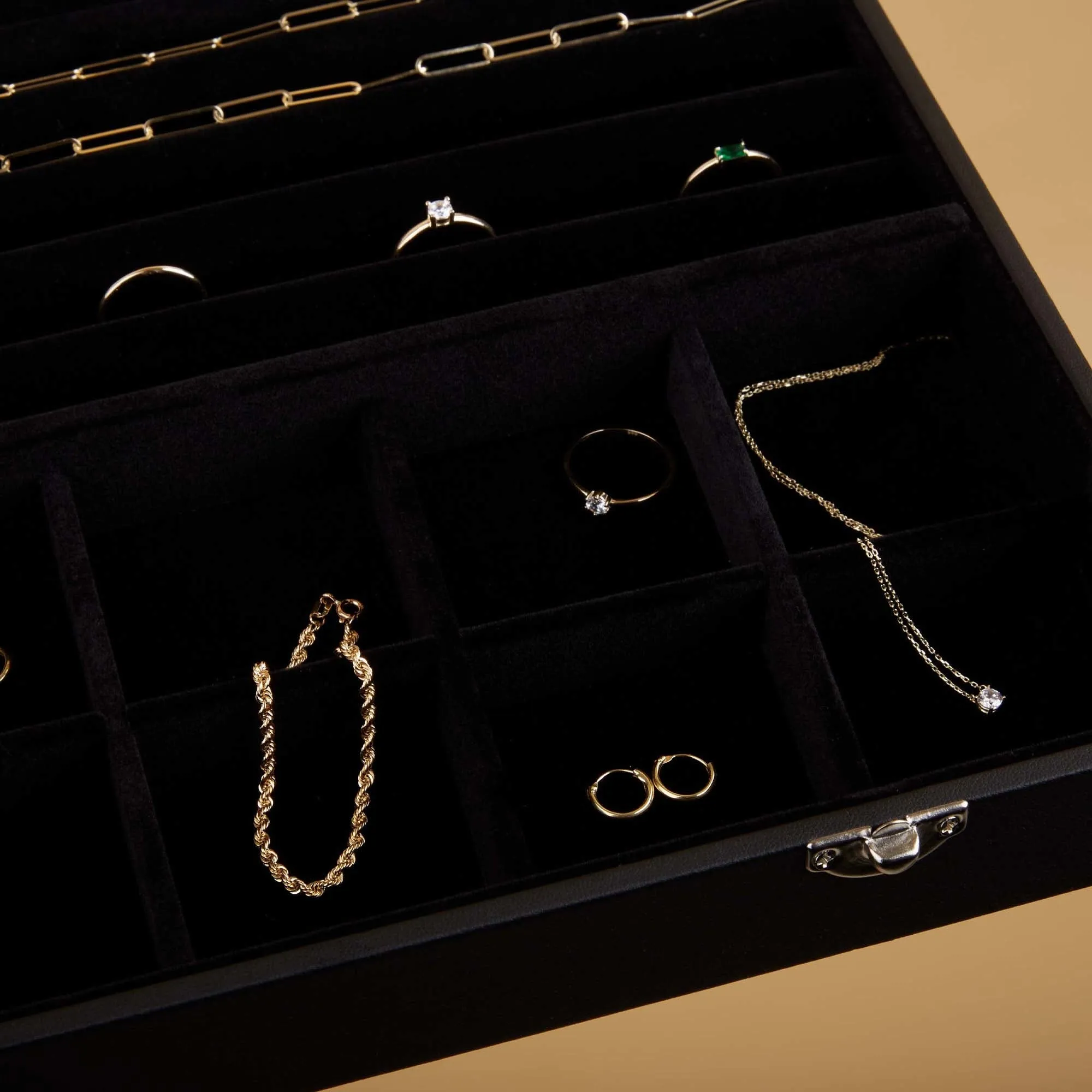 Cadeau d'Isabel black jewellery box