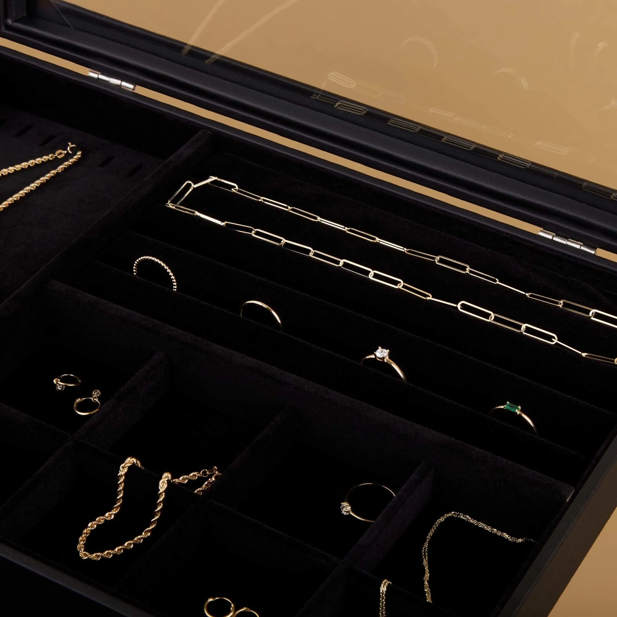 Cadeau d'Isabel black jewellery box