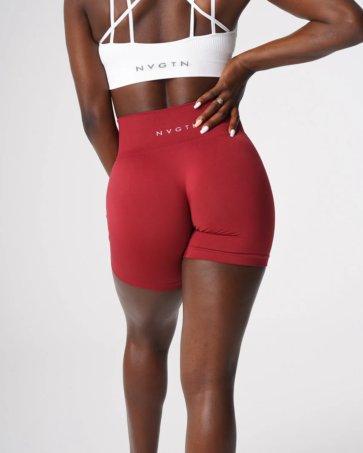 Carmine Solid Seamless Shorts