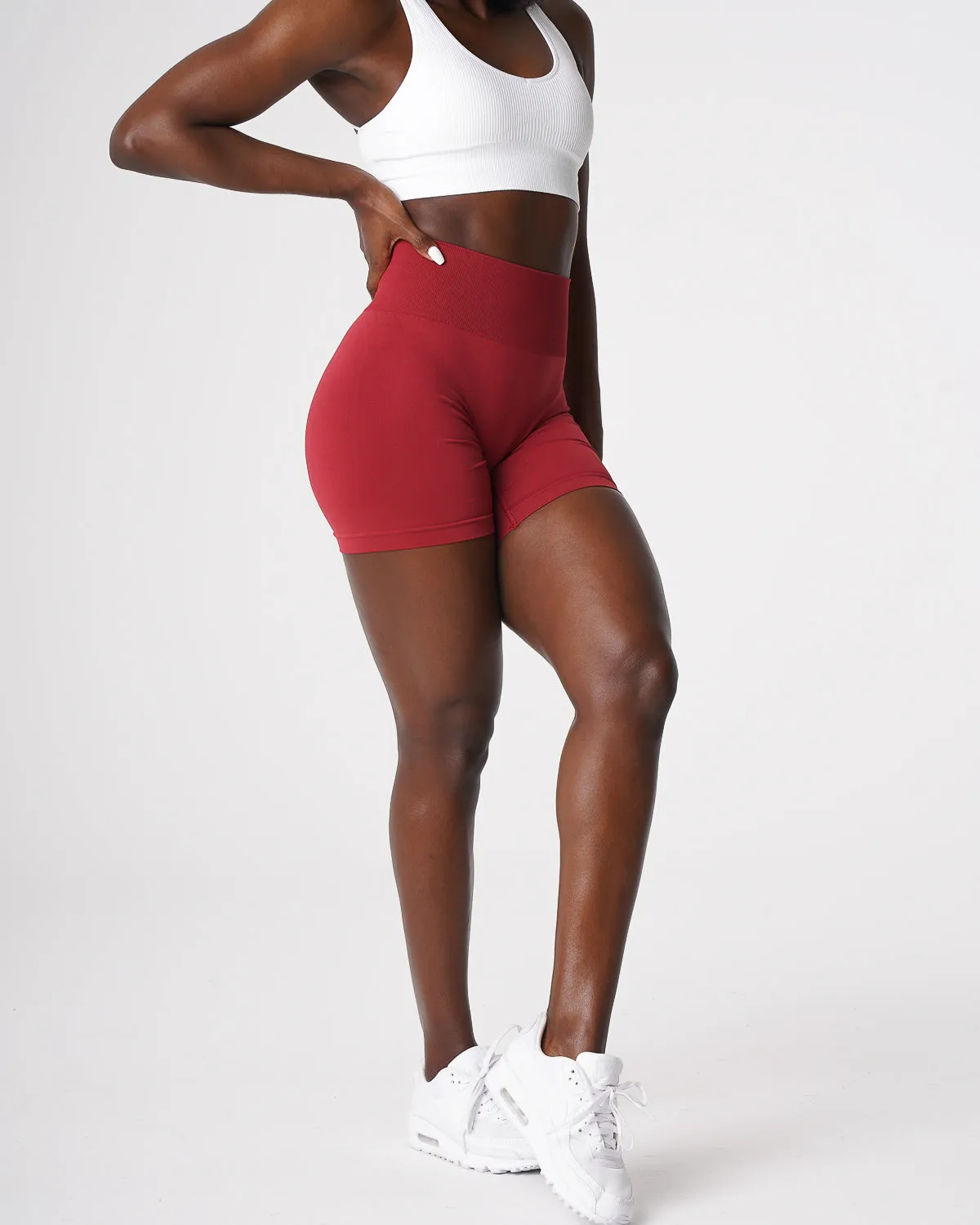 Carmine Solid Seamless Shorts