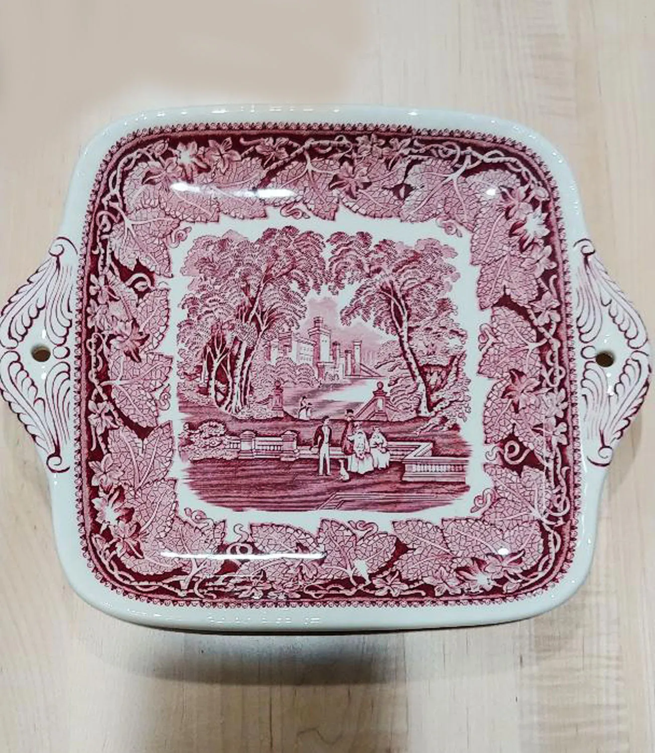 MINT CONDITION - NEVER USED - VINTAGE MASON'S VISTA PINK / RED TRANSFERWARE CAKE PLATE OR SANDWICH PLATE - NO CRAZING - NEVER USED - MADE IN ENGLAND