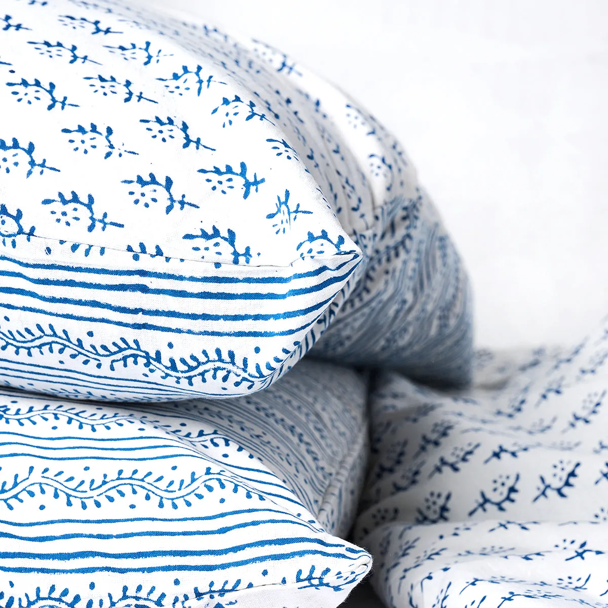 Tilonia® Twin Duvet Set - Centipede Stripe & Sprig in Blue